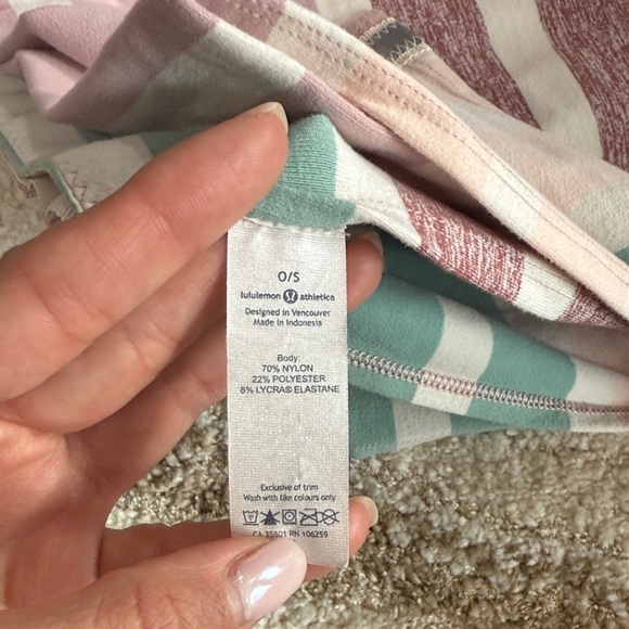 lululemon athletica Striped Scarf in Pink and Cream - Picture 3 of 4